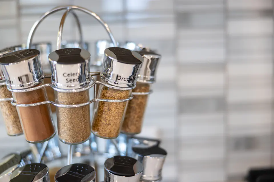 Discover the Best Rotating Spice Rack Organizers for an Organized Kitchen