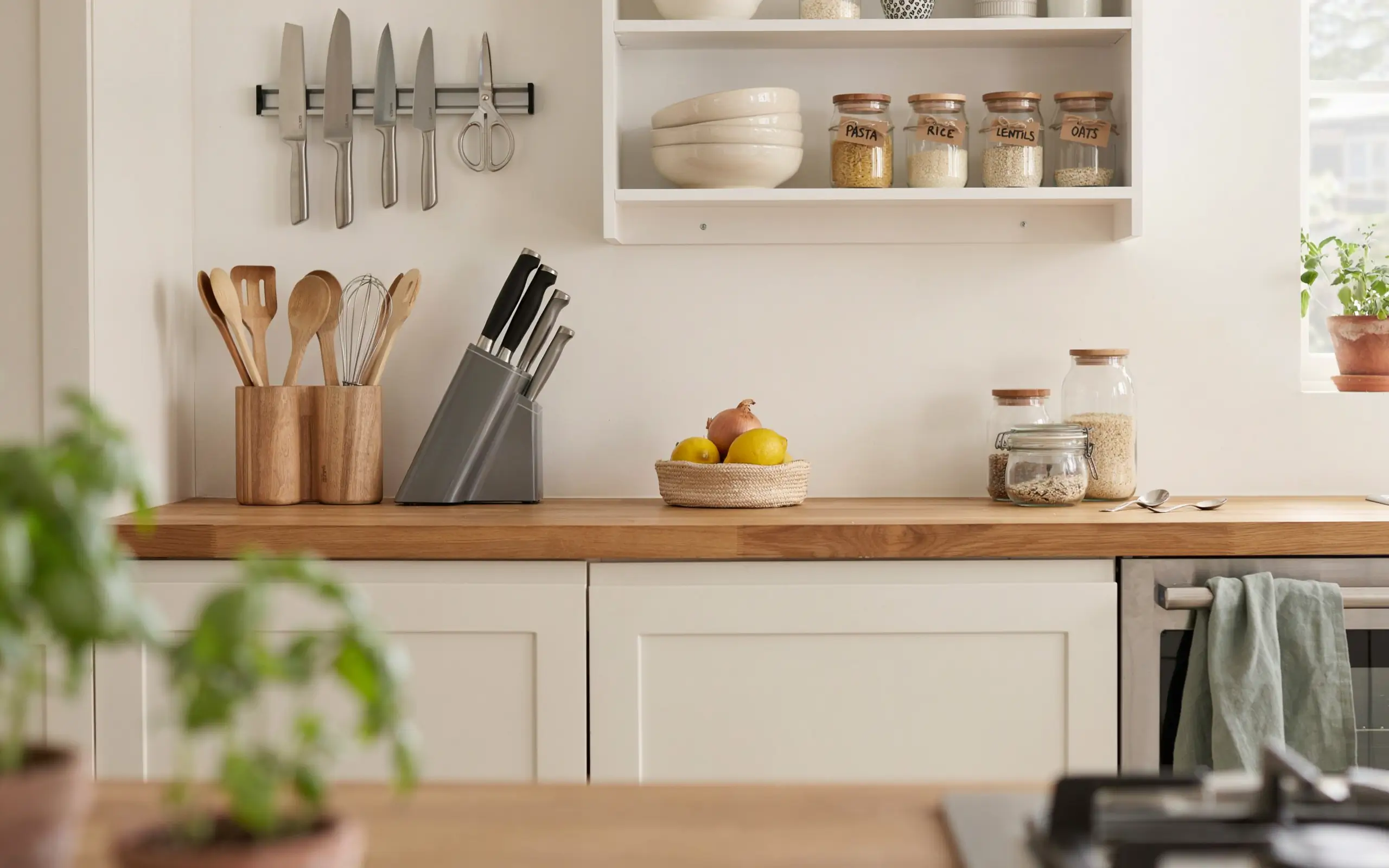 How To Arrange Kitchen Utensils