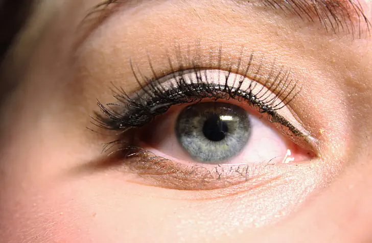 Best False Eyelashes for a Natural Look: Top Picks and Buyer's Guide